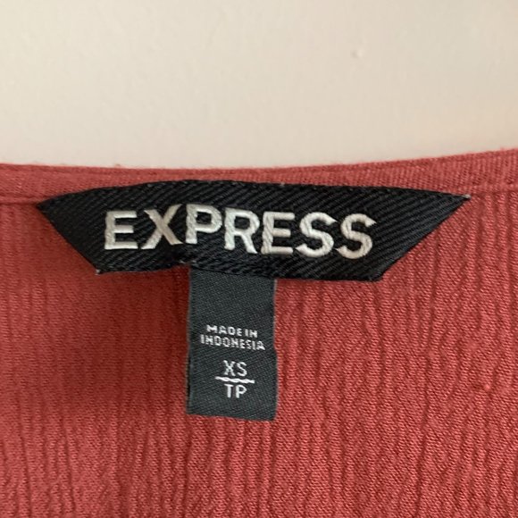 Express Coral Butterfly Sleeve Blouse - Picture 2 of 4